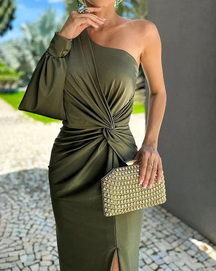 Elegantes Kleid mit langen Ärmeln