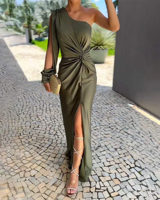 Elegantes Kleid mit langen Ärmeln