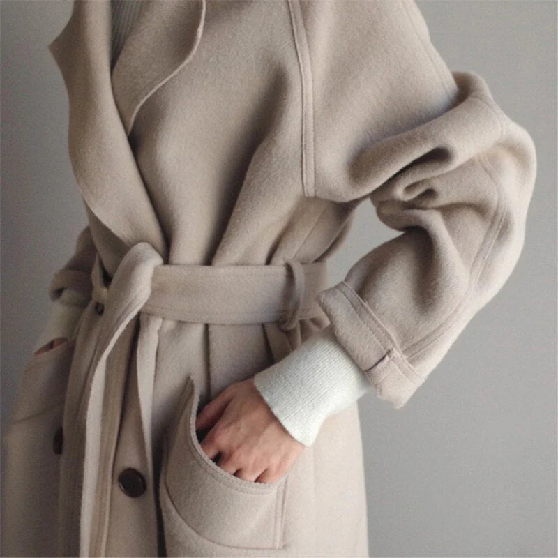 Eleganter Damen Wollmantel Mit Bindegürtel – Zeitlos, Warm & Stilvoll Für Herbst & Winter