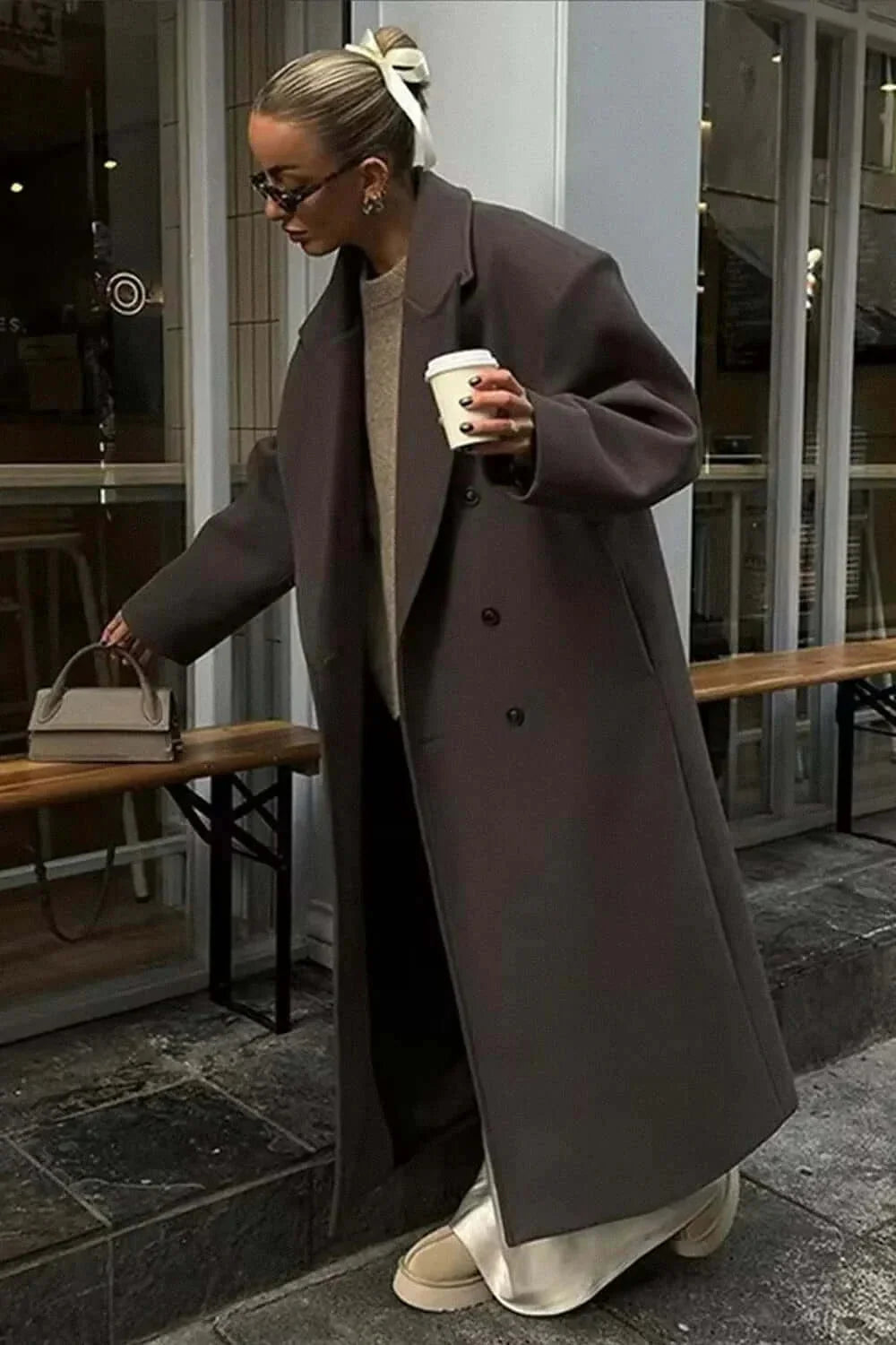 Damen Oversize Mantel Mit Reverskragen – Langer Wollmantel Im Modernen Minimalistischen Stil
