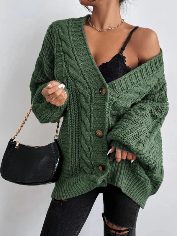 Grüne Damen Strickjacke im Oversize-Look mit Zopfmuster