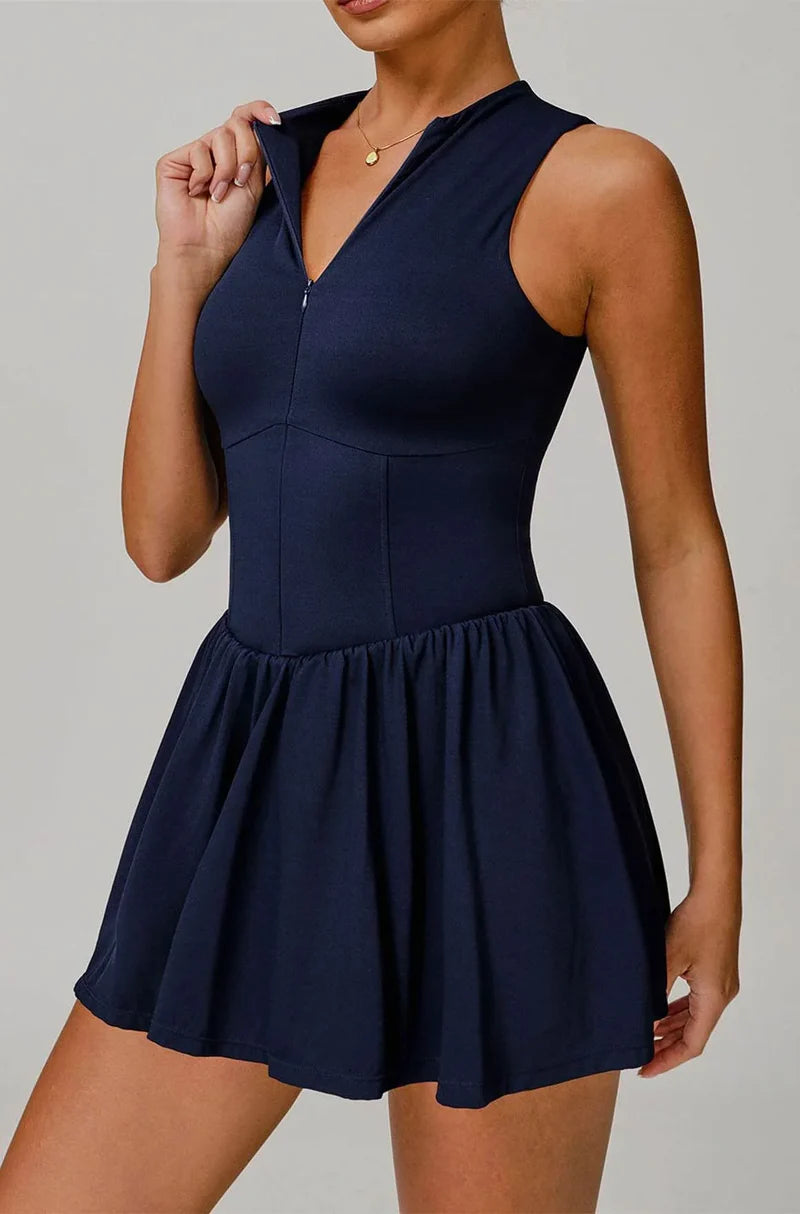 Sportliches Tennis Kleid Damen – ärmellos, figurbetont, mit Faltenrock